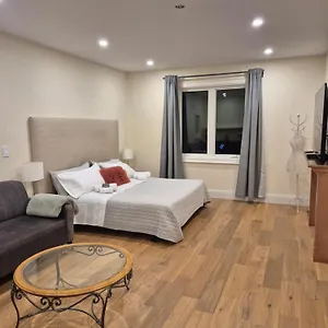 Habitación en casa particular Gabby's Place Downtown Core, Toronto